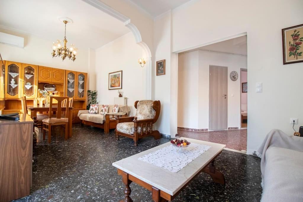 Vintage Charm Apt Near Centre Ираклио Екстериор снимка