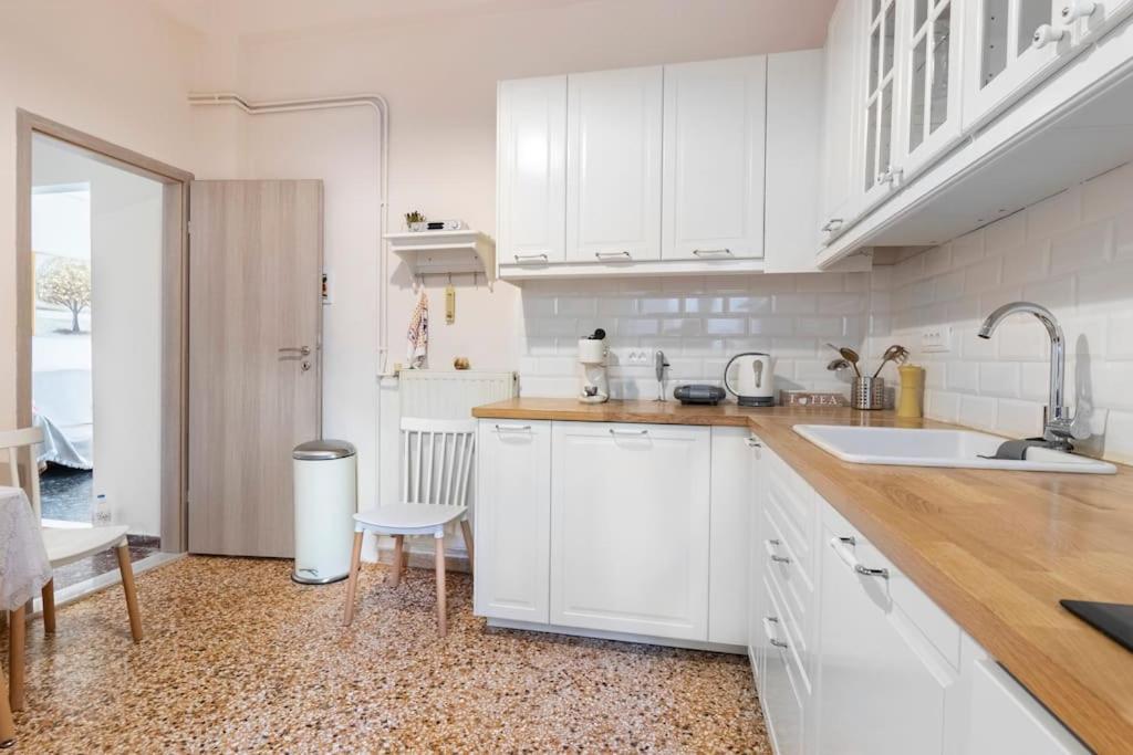 Vintage Charm Apt Near Centre Ираклио Екстериор снимка
