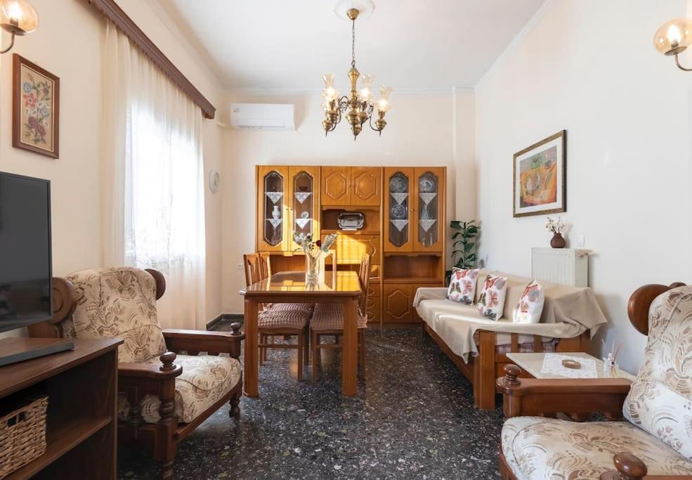 Vintage Charm Apt Near Centre Ираклио Екстериор снимка